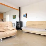 With Parking Space Lumbarda, Korcula - 4370 Апартаменты Лумбарда