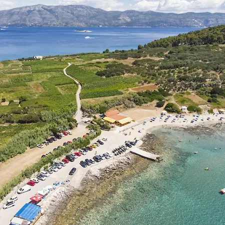 With Parking Space Lumbarda, Korcula - 4370 Апартаменты Лумбарда