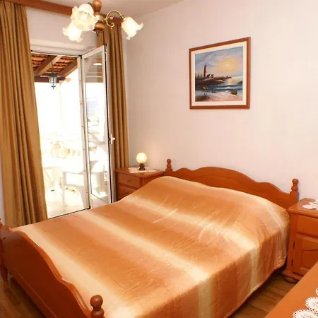 With A Parking Space Lumbarda, Korcula - 4370 Apartment Lumbarda