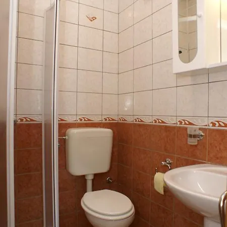 Apartment With A Parking Space Lumbarda, Korcula - 4370 *