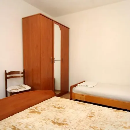 Apartment With A Parking Space Lumbarda, Korcula - 4370 *